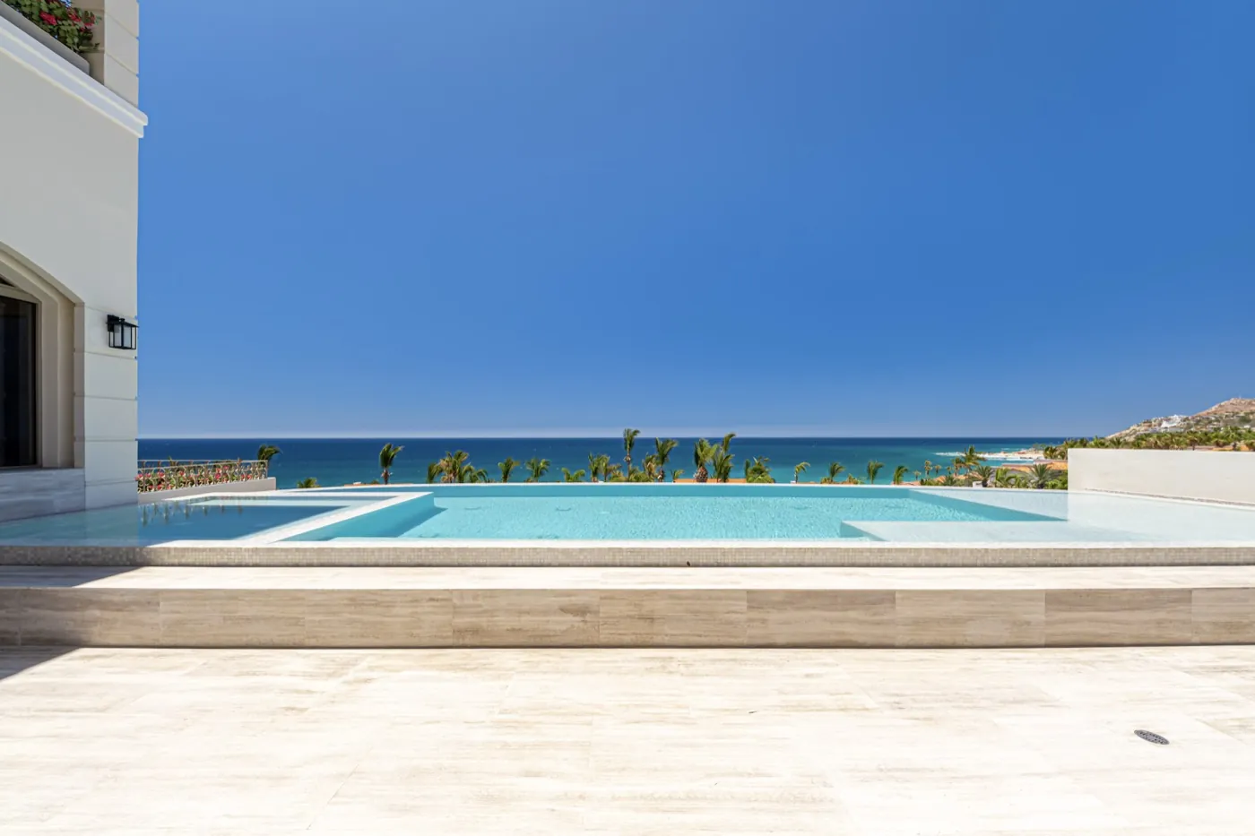 The full gallery of Villa Laura.